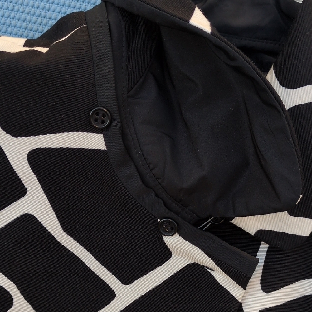MaxMara Black and White Patterned Trench Coat - Picture 5 of 13